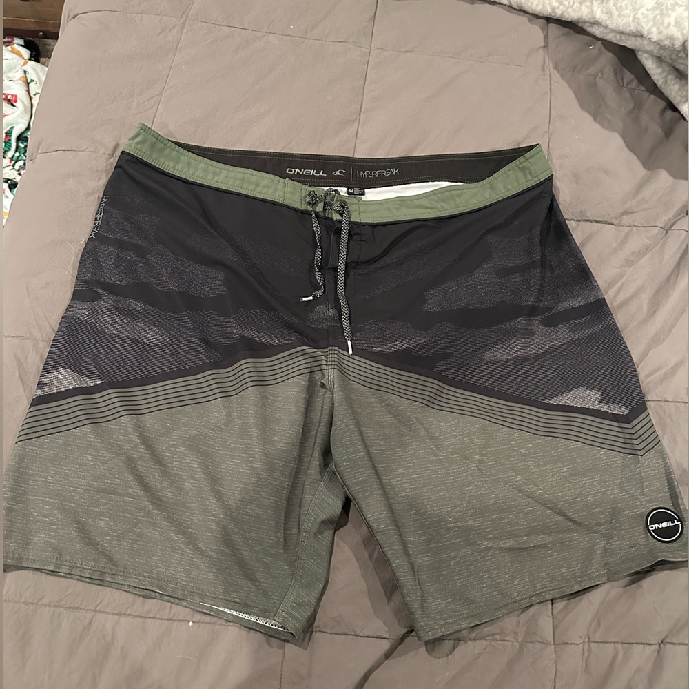 O'Neill Men's Green and Black Board Shorts